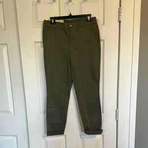 NWT Maison Jules Green pant size 4